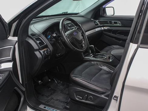 Used 2017 Ford Explorer Sport w/ Equipment Group 401A AWD/4WD image 17