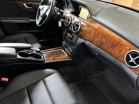 Used 2015 Mercedes-Benz GLK 350 2WD image 17