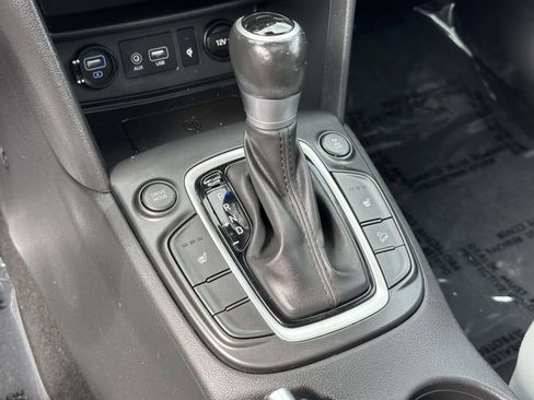 Used 2020 Hyundai Kona Limited AWD/4WD image 13