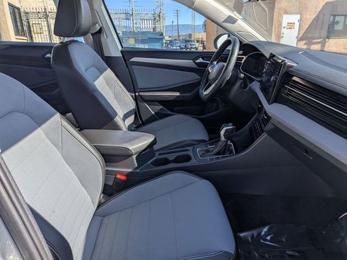 Used 2025 Volkswagen Jetta SE FWD image 30