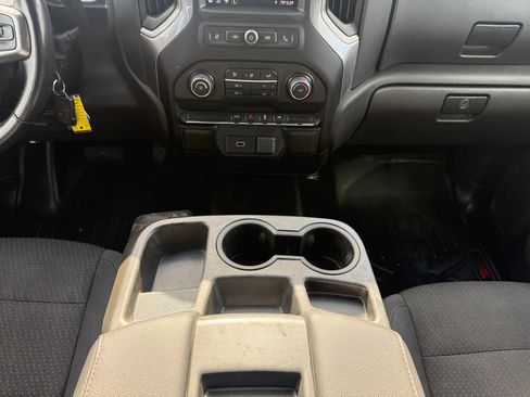 Used 2020 Chevrolet Silverado 1500 Custom w/ Custom Value Package image 15