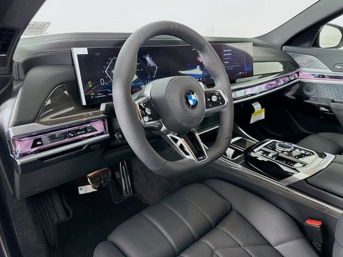 Used 2026 BMW 760i xDrive w/ Executive Package AWD/4WD image 9
