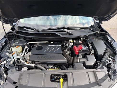 Used 2025 Nissan Rogue SV FWD image 34