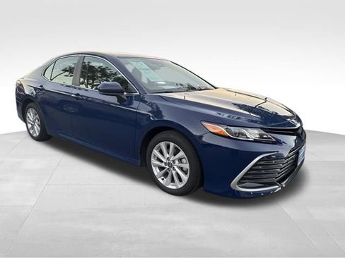 Used 2024 Toyota Camry LE image 7