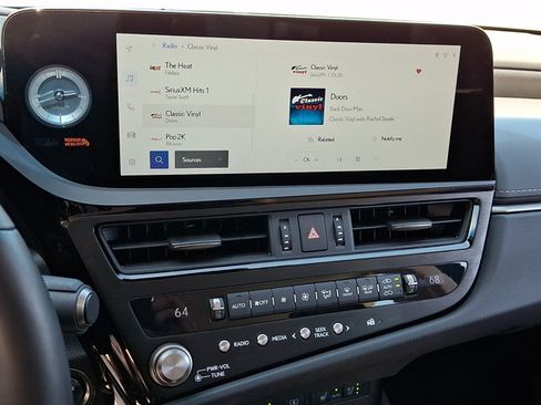 Certified 2025 Lexus ES 300h w/ Luxury Package FWD image 16