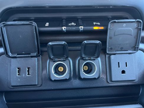 Used 2018 Chevrolet Silverado 1500 LTZ w/ Texas Edition image 18