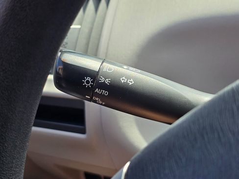 Used 2015 Toyota Prius V Three FWD image 40