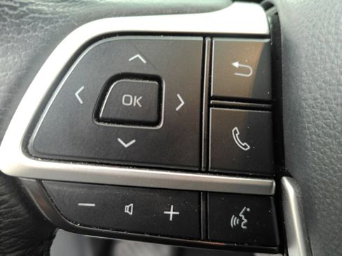 Used 2022 Toyota Sienna XLE AWD/4WD image 24