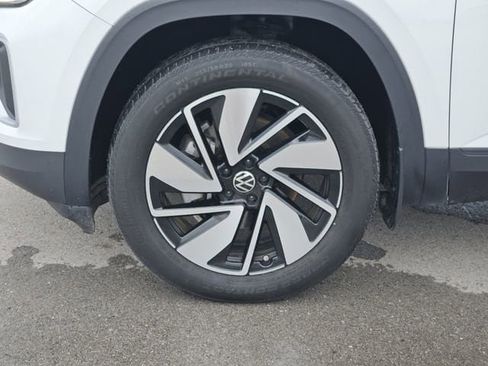 Used 2024 Volkswagen Atlas SE FWD image 13