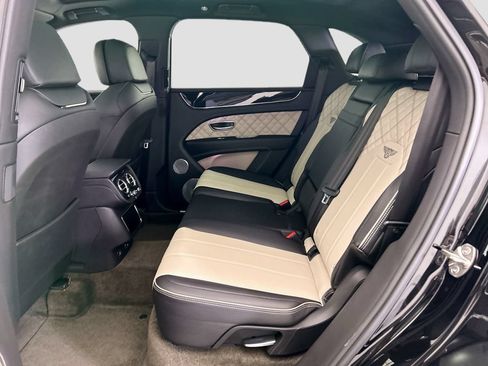 Certified 2021 Bentley Bentayga AWD/4WD image 20