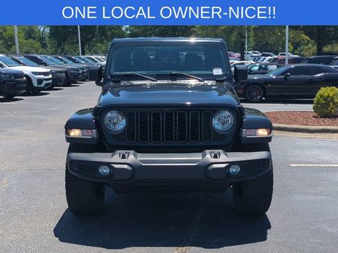 Used 2024 Jeep Gladiator Sport AWD/4WD image 8