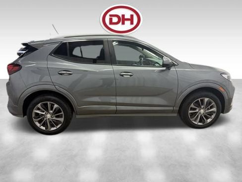 Used 2022 Buick Encore GX Select w/ Sport Touring Package image 2