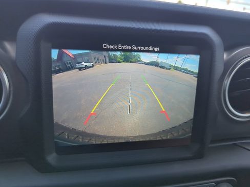 Used 2019 Jeep Wrangler Unlimited Rubicon AWD/4WD image 12