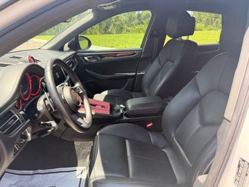 Used 2024 Porsche Macan AWD/4WD image 6
