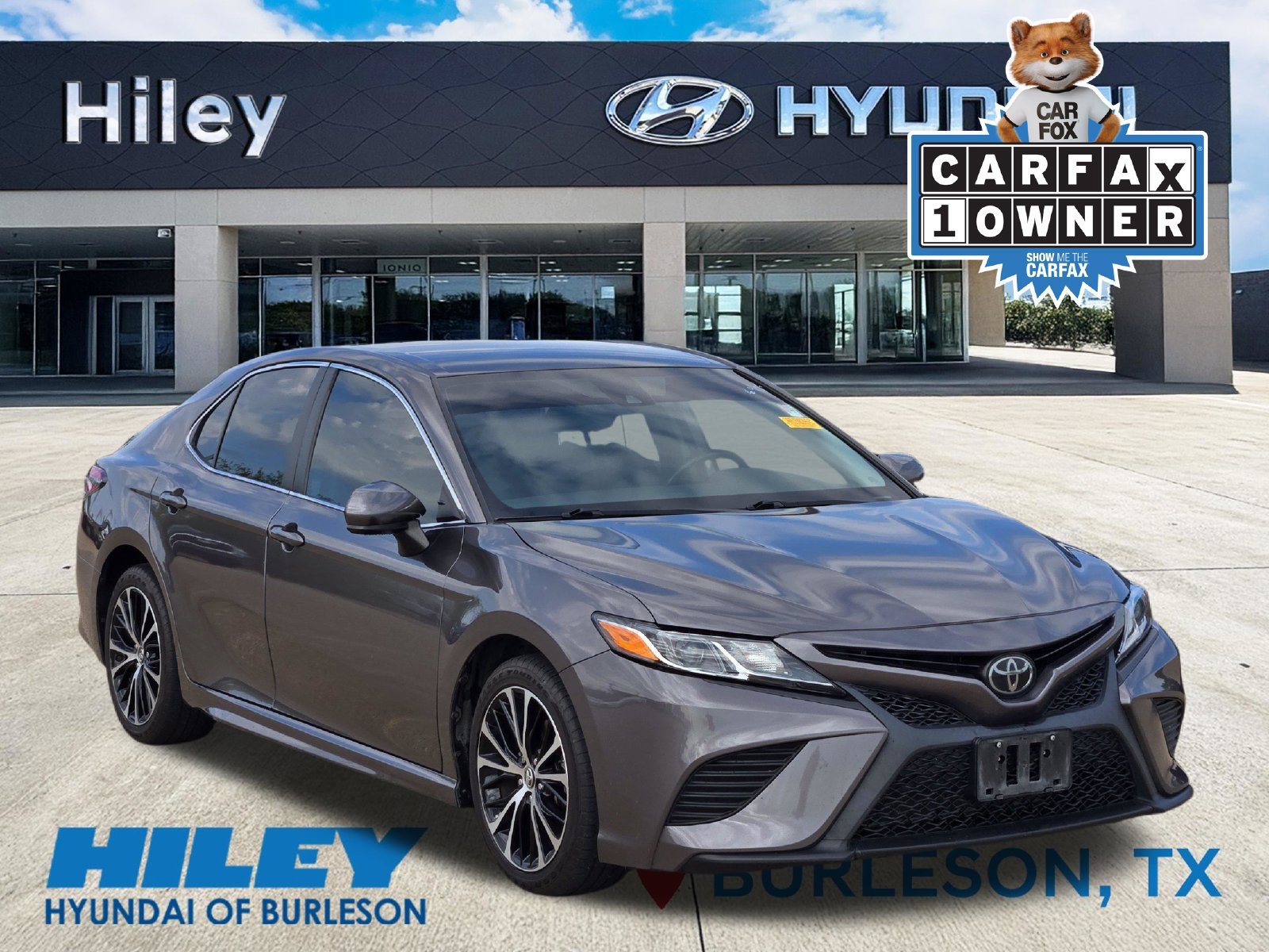 Used 2019 Toyota Camry SE FWD image 1
