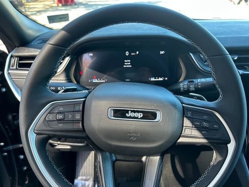 New 2025 Jeep Grand Cherokee L Altitude image 14