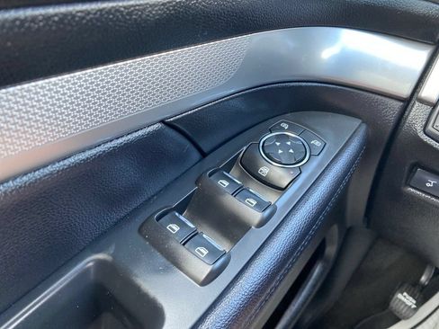 Used 2017 Ford Explorer XLT w/ Equipment Group 202A AWD/4WD image 23