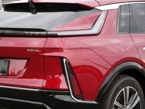 New 2026 Cadillac Lyriq Premium Luxury image 15