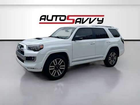 Used 2022 Toyota 4Runner Limited RWD image 3