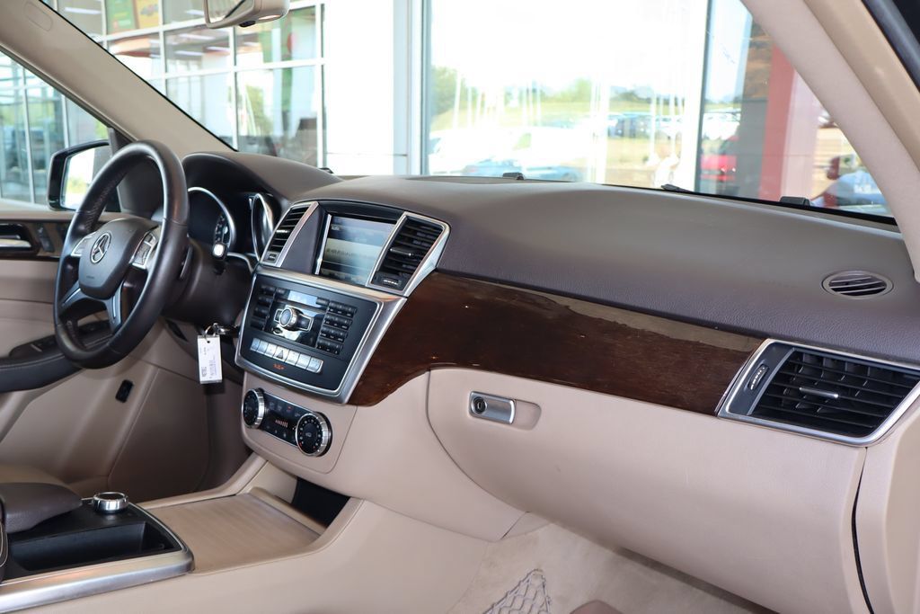 Used 2015 Mercedes-Benz ML 250 BlueTEC 4MATIC image 45