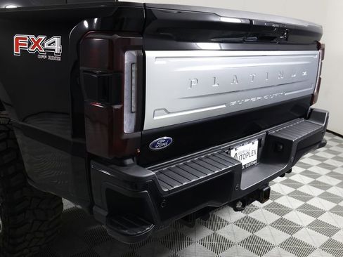Used 2025 Ford F250 Platinum w/ Platinum Plus Package AWD/4WD image 59