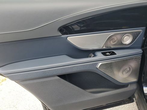 New 2025 Lincoln Nautilus Reserve image 8