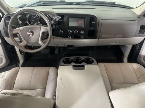 Used 2009 GMC Sierra 2500 SLE w/ Suspension Package, Off-Road AWD/4WD image 18