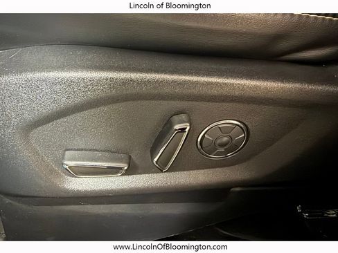 Used 2017 Ford Explorer Platinum image 48