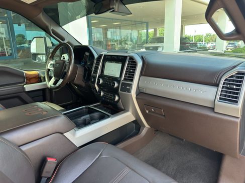 Used 2017 Ford F250 King Ranch w/ FX4 Off-Road Package AWD/4WD image 33