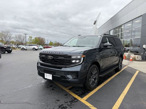 New 2026 Ford Expedition Max Platinum AWD/4WD image 3