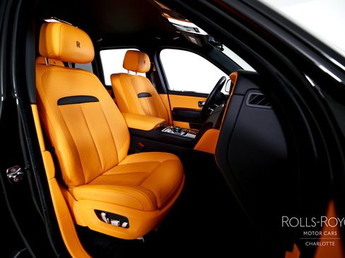 Certified 2023 Rolls-Royce Cullinan Black Badge AWD/4WD image 36