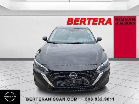 Used 2024 Nissan Sentra SV FWD image 3