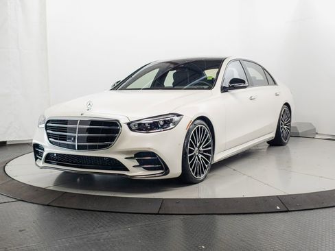 Used 2023 Mercedes-Benz S 580 4MATIC Sedan w/ AMG Line image 3
