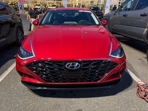 Used 2022 Hyundai Sonata SEL w/ Cargo Package FWD image 2
