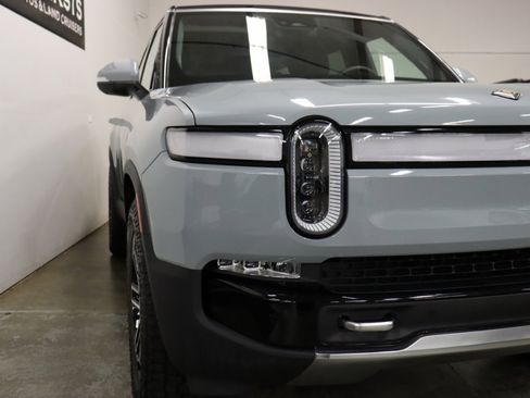 Used 2023 Rivian R1S Adventure image 8