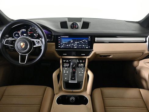 Used 2023 Porsche Cayenne Platinum Edition image 12