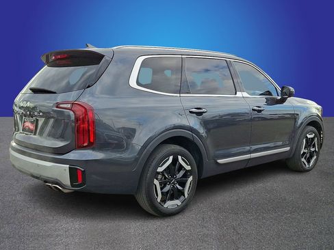 Used 2024 Kia Telluride S FWD image 5