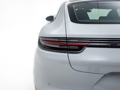 Used 2020 Porsche Panamera GTS image 19