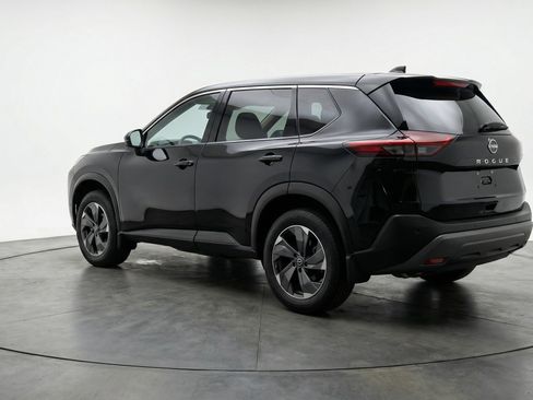 Used 2025 Nissan Rogue SV image 6