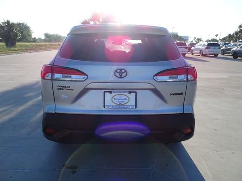 Used 2024 Toyota Corolla Cross AWD Hybrid image 5