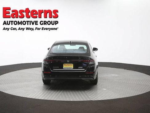 Used 2025 Honda Accord Sport image 38