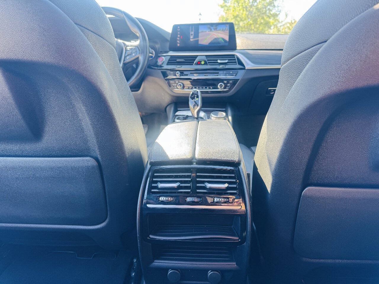 Used 2019 BMW 530i w/ Convenience Package RWD image 11