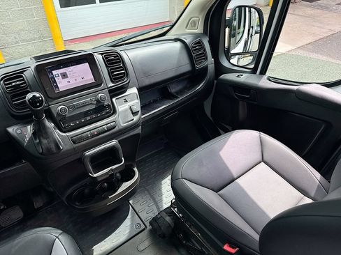 Used 2025 RAM ProMaster 2500 w/ Convenience Group FWD image 20
