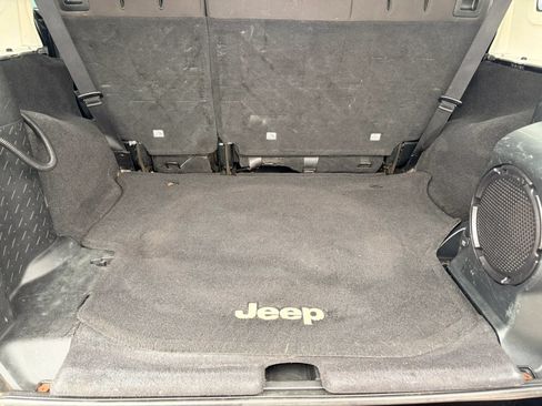 Used 2014 Jeep Wrangler Unlimited Sahara w/ Dual Top Group AWD/4WD image 31