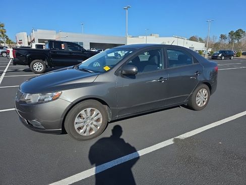 Used 2013 Kia Forte EX image 2