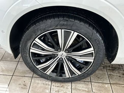 Certified 2023 Volvo XC60 B5 Plus w/ Climate Package image 8