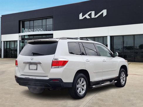 Used 2012 Toyota Highlander FWD image 5