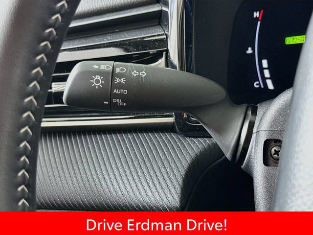 Used 2026 Toyota Camry SE FWD image 15