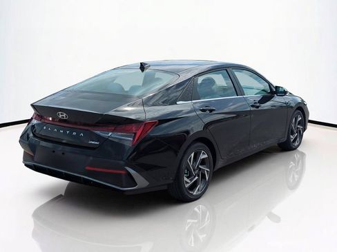 New 2026 Hyundai Elantra Limited FWD image 5