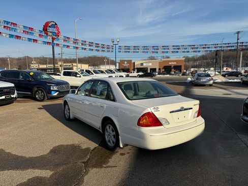 Used 2001 Toyota Avalon XLS image 6